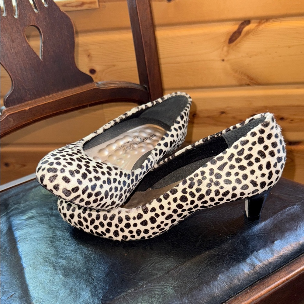 Walking Cradles Black and White Dalmatian Print Low Heel Pumps 8.5W